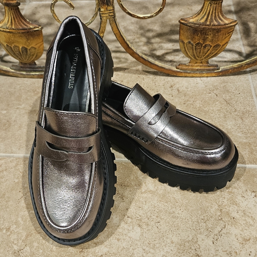 NWOT STRADIVARIUS Women's Loafers, Gunmetal Metallic - Size 36 EU / 5.5 US